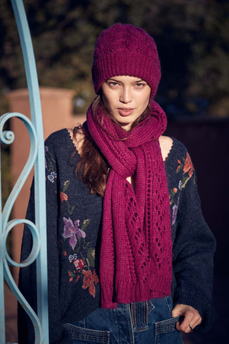 Giuila Knitted Scarf