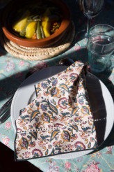 home-carla-tablecloth-cream-wild-leaf
