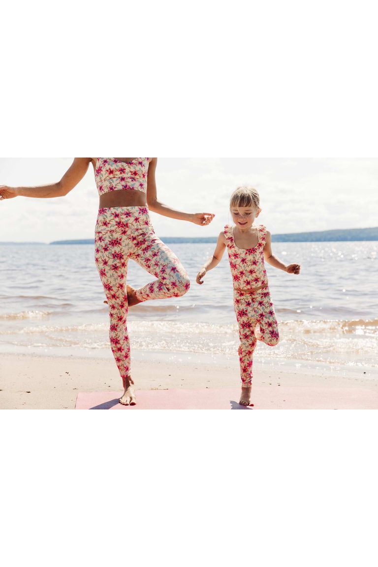 women-leggings-navasana-raspberry-flowers