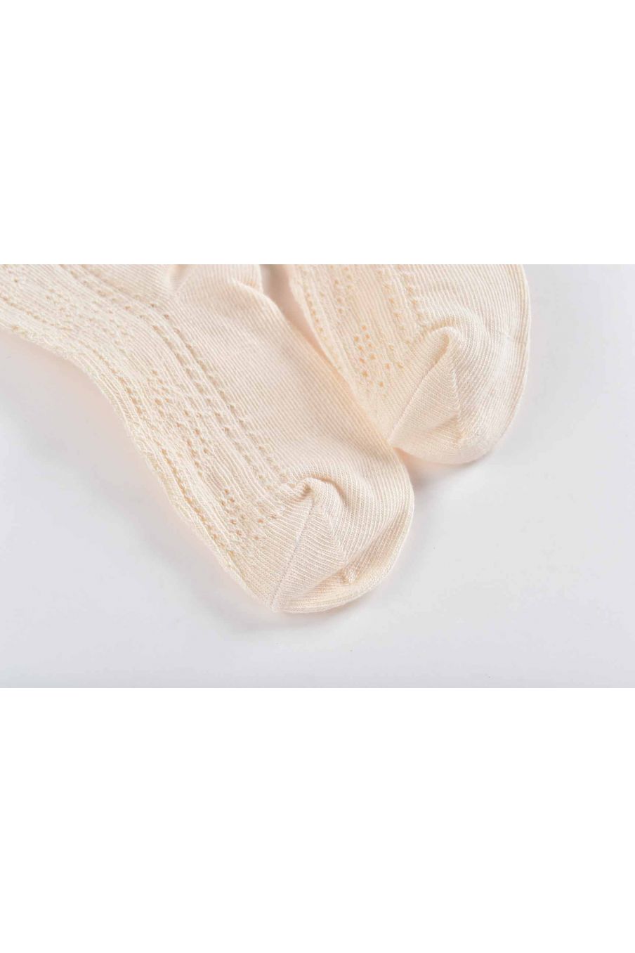 bebe-fille-chaussettes-carie-cream