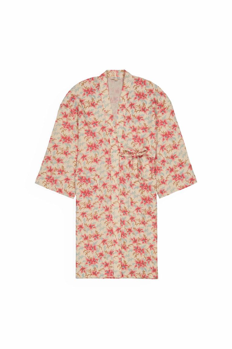 femme-kimono-yoko-raspberry-flowers