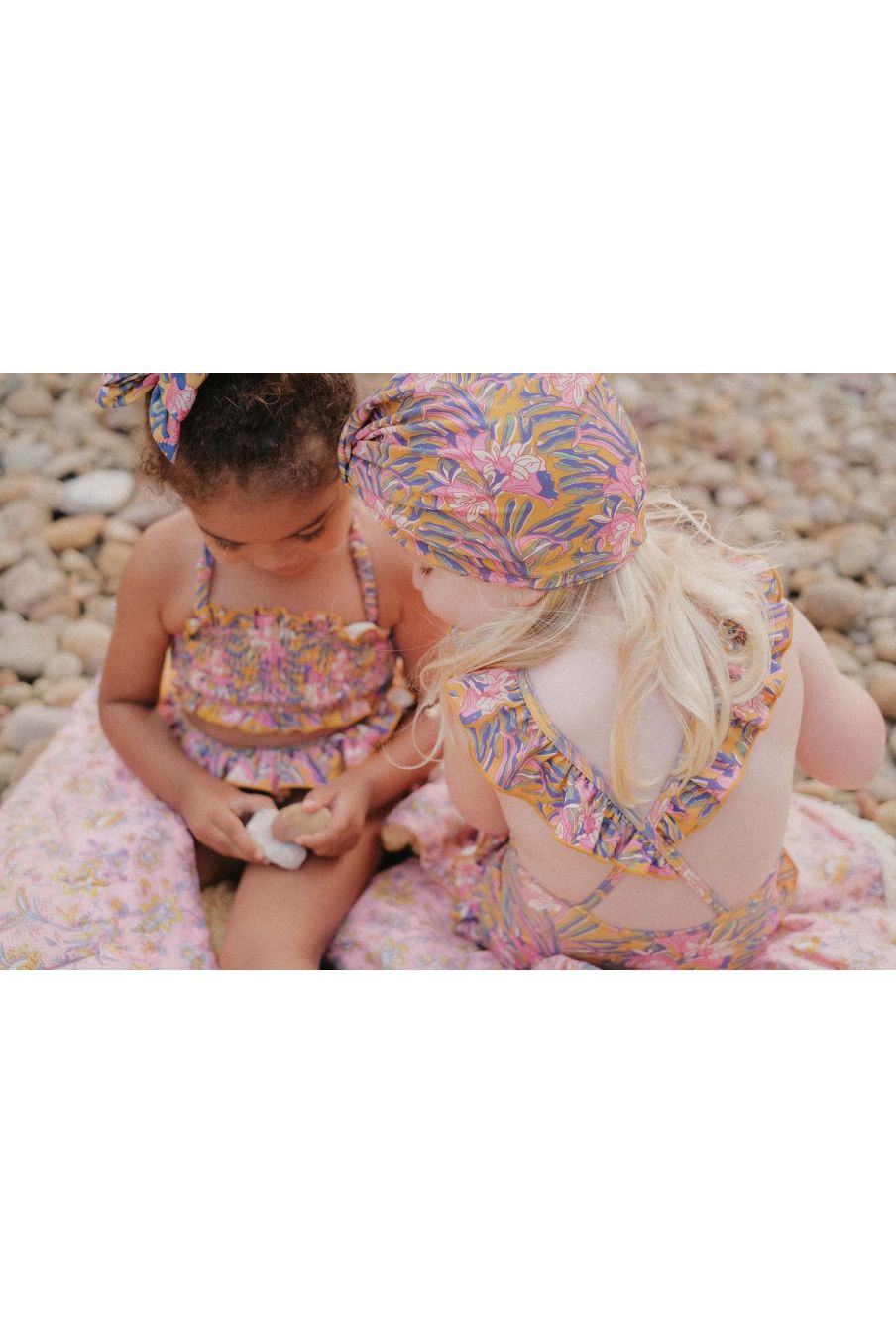 kid-girls-beach-accessories-abina-honey-flower